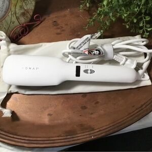 Monat 2in1 hairbrush straightener new